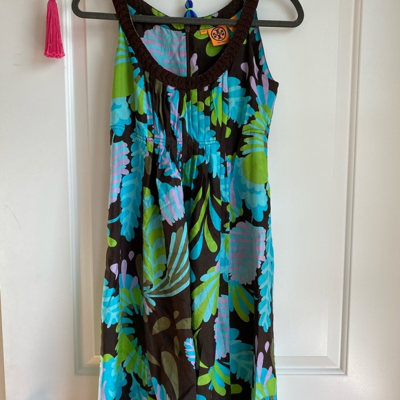 Dresses - Picture 11 of 16